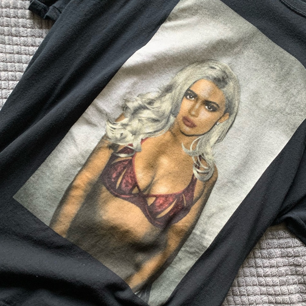 Kylie Jenner T